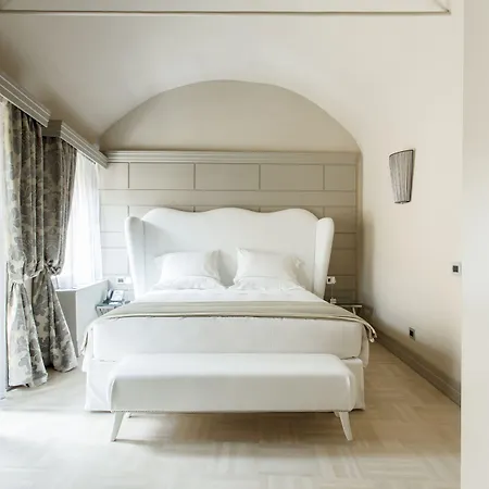 Number Nine Hotel