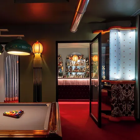 Number Nine فندق 5*